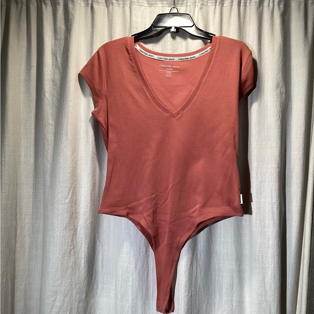 Calvin Klein Jeans Rust V-Neck Short Sleeve Bodysuit NWOT